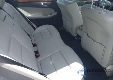 2011 Mercedes-Benz E 350 4Matic z USA, uszkodzony, nr VIN WDDHF8HB3BA496176